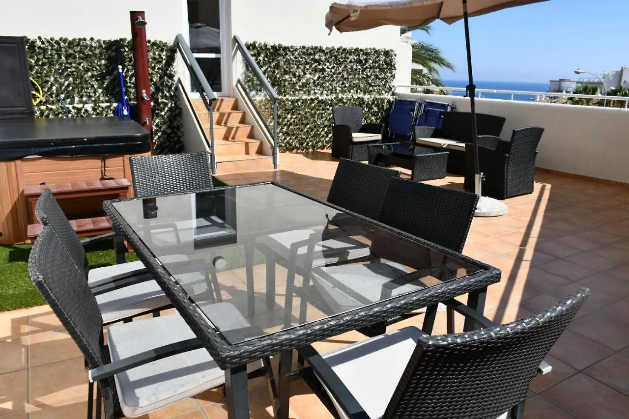 شقة بينالماذينا  في Benalbeach Lux, Jacuzzi, Beachfront - 432