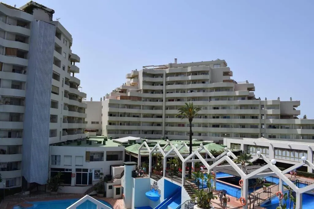 شقة بينالماذينا  في Benalbeach Lux, Jacuzzi, Beachfront - 432