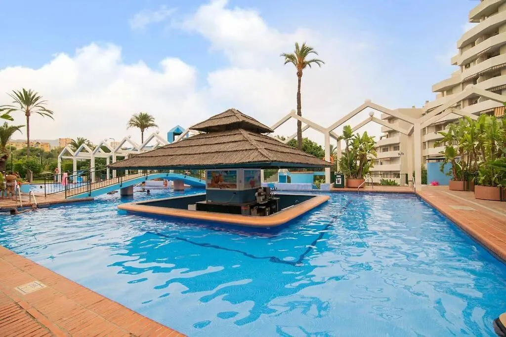 شقة بينالماذينا  في Benalbeach Lux, Jacuzzi, Beachfront - 432